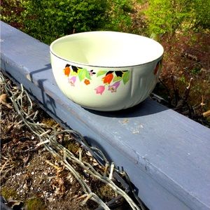 Halls Superior Quality Nesting Bowl Crocus Pattern